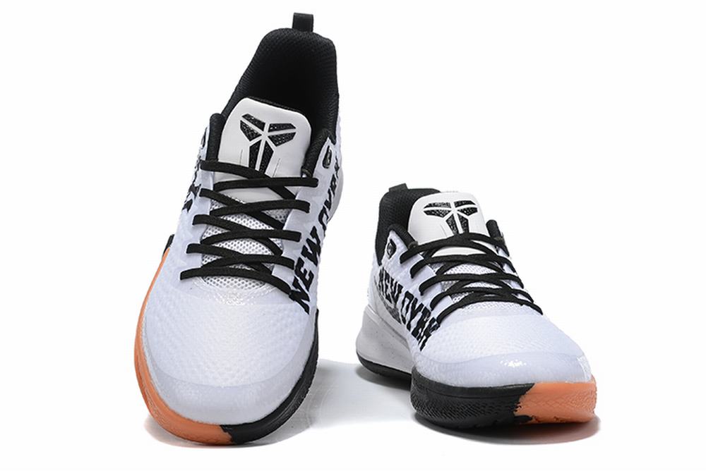 Nike Kobe Mamba Focus 5 Shoes Yankees